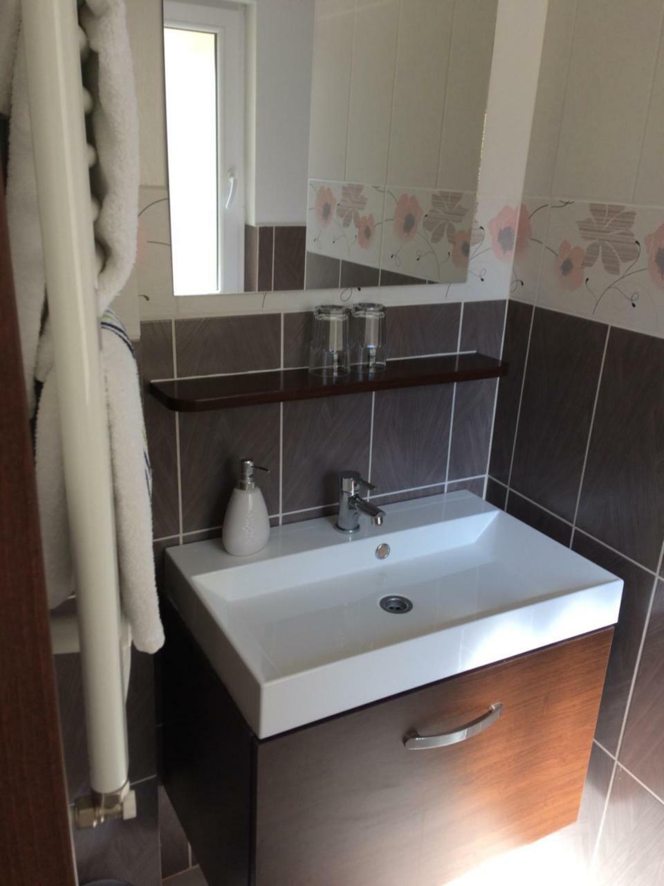 Liliom Vendeghaz Apartment Visegrad Bagian luar foto